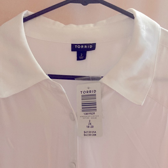 NEW WITH TAGS - TORRID BLOUSE SIZE 2 (2x) - Picture 2 of 3